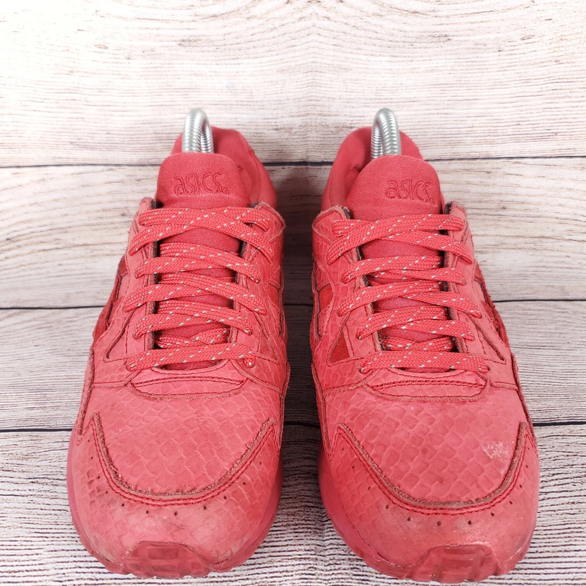Asics red shop mamba