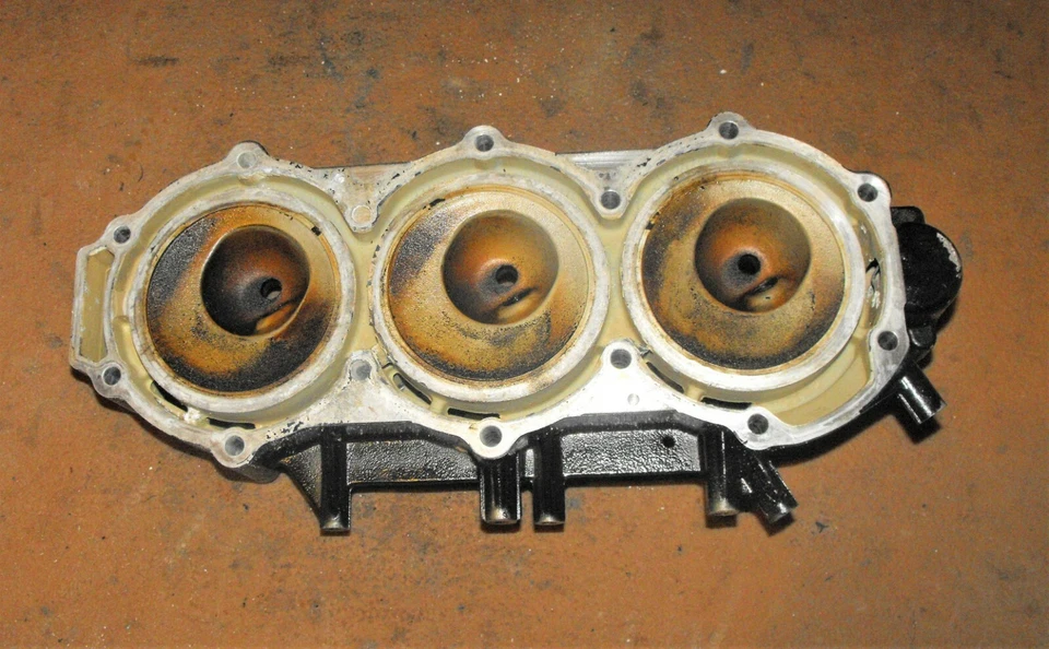 Tohatsu 90 HP 2 tempos TLDI conjunto de cabeça de cilindro PN 3FWB010910 compatível com 2010-2018 - Imagem 2 de 3