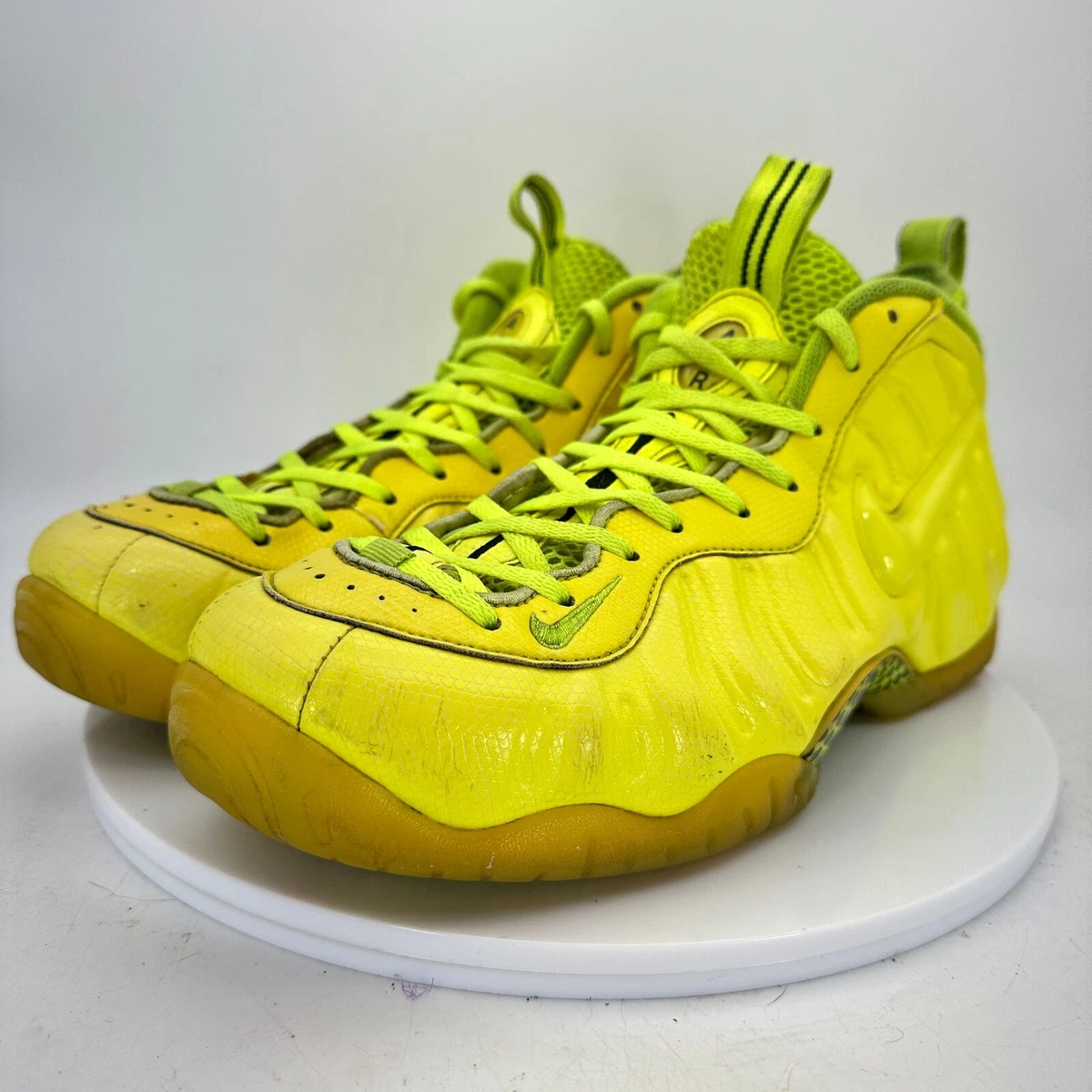 mens neon nike trainers