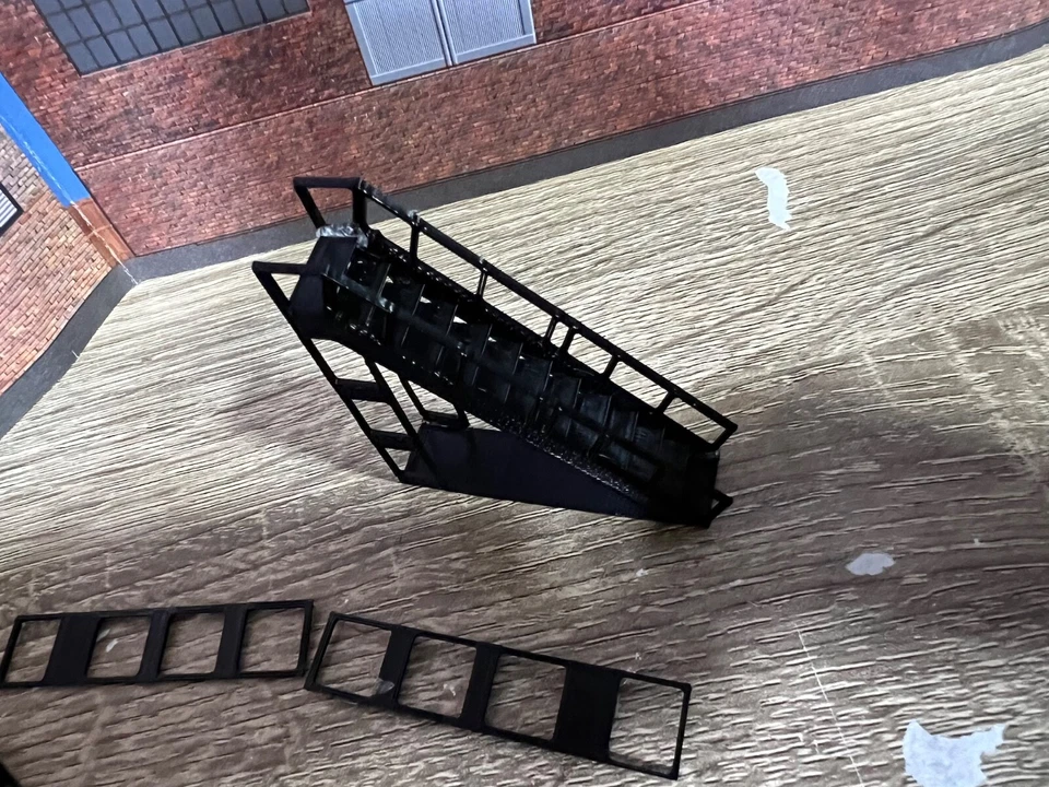 HO Scale Stairs and Landing with Railings - Twelve steps over two inches tall - Image 3 of 4