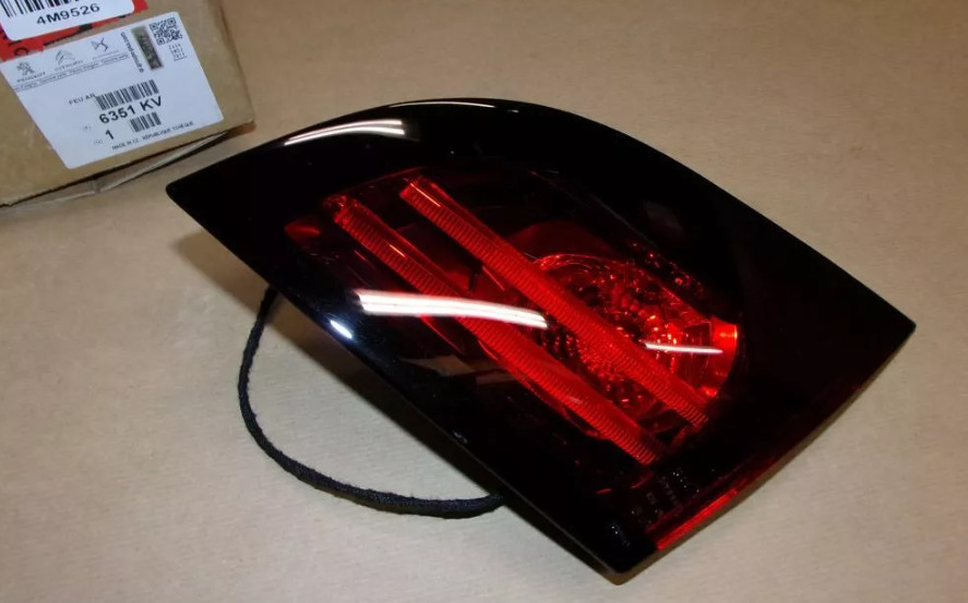 Feu arriere droit Citroen DS4 origine Magneti Marelli 6351.KV avec porte-lampe halogene complet