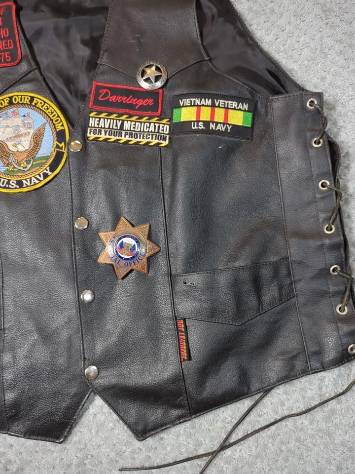 Hot Leathers Motorcycle Biker Vest Men’s 2XL Pins Patches Vietnam Patriotic - Image 4 of 4