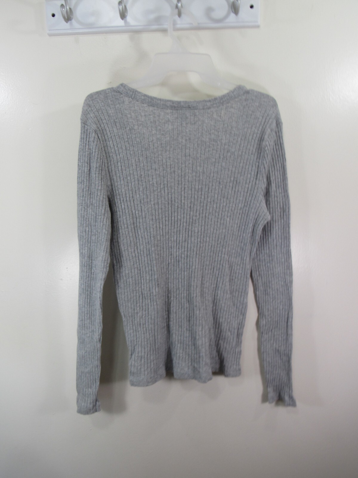 Universal Threads Top Size M Gray Pull Over Round… - image 5