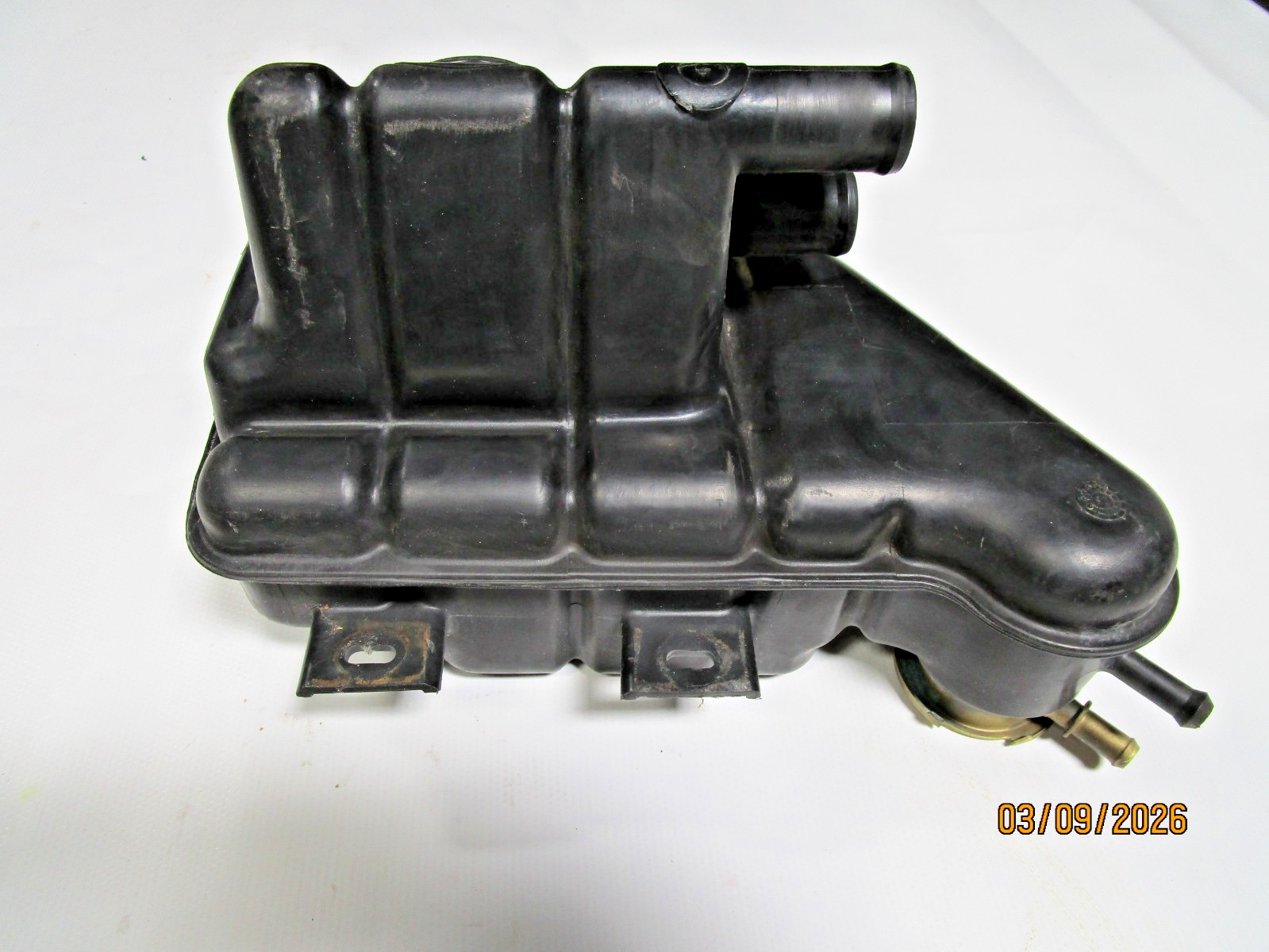Chevrolet Corvette 1990-1996 Coolant reservoir