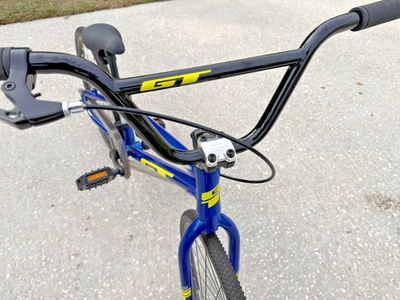 GT Mach one Expert 20 bike, blue and yellow design (mint condition