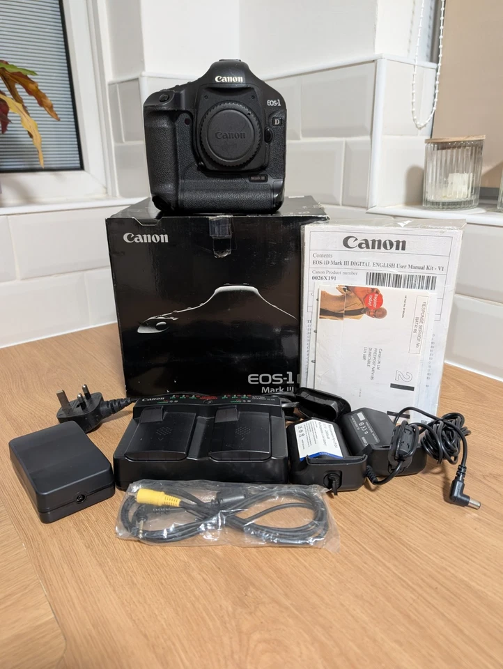 Canon EOS 1D Mark III, photo 1 of 5