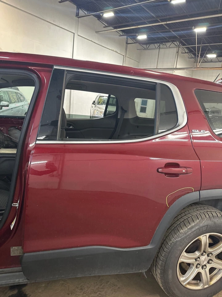 Used Rear Left Door Assembly Rear Side fits: 2018 Gmc Acadia Rear Left Grade B Foto 4 de 4