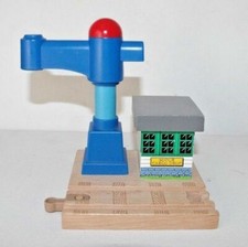 Thomas  Friends Wooden Railway Train Tank Engine - Sodor Cargo Drop Station EUC