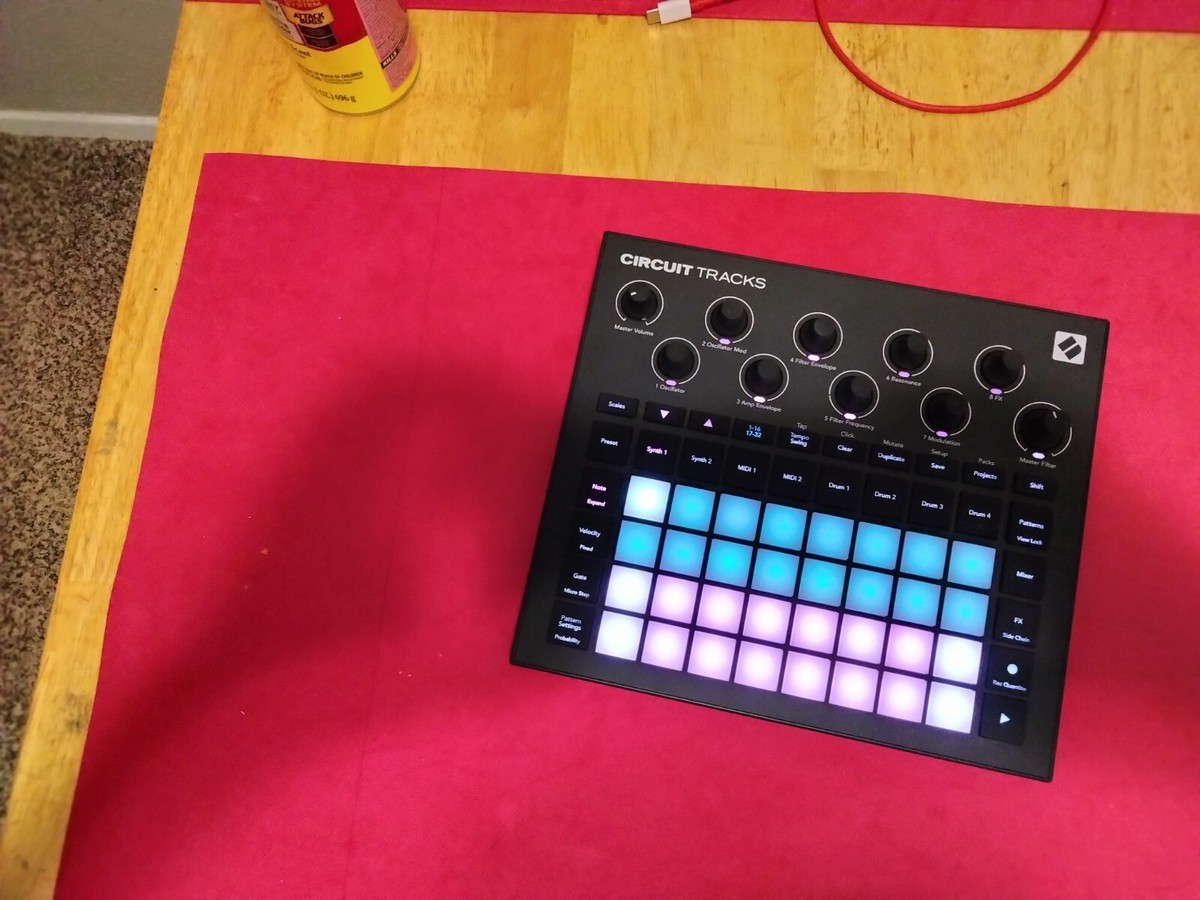 Novation Circuit Tracks Groovebox. Excellent condition