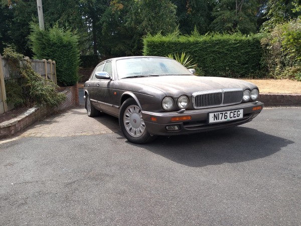 eBay - Daimler double six 6.0 V12