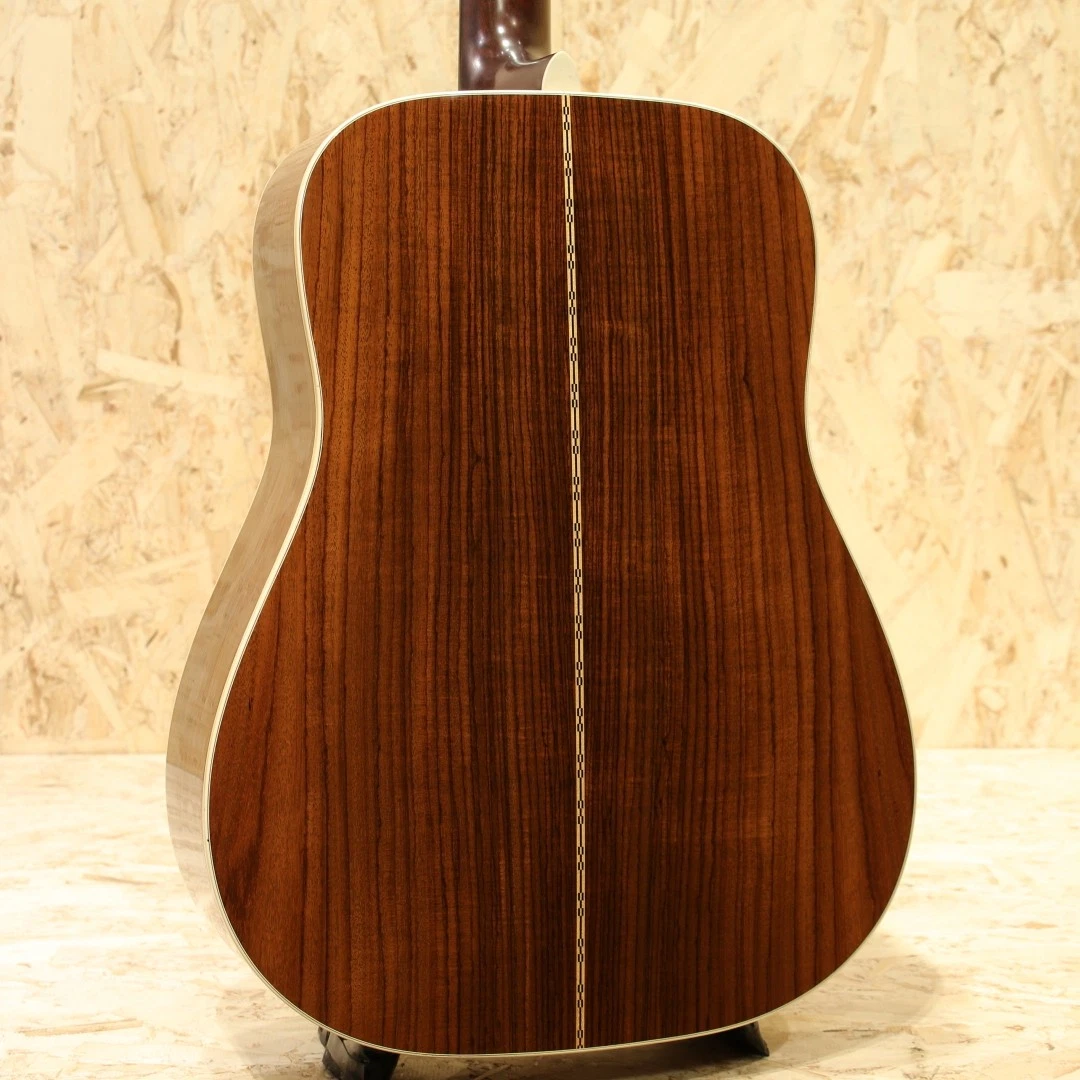 Martin Akustikgitarre D-28 1992 Top Zustand Sichere Lieferung aus Japan