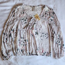 American Rag Nordstrom Rack White Floral M Long Sleeve Boho Bohemian Blouse Top 
