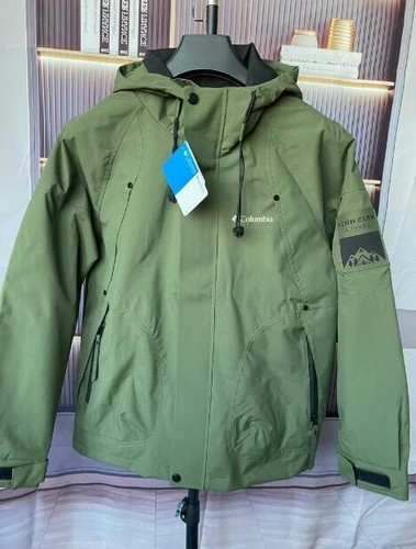 The spring work jacket for men is wear-resistant and windproof