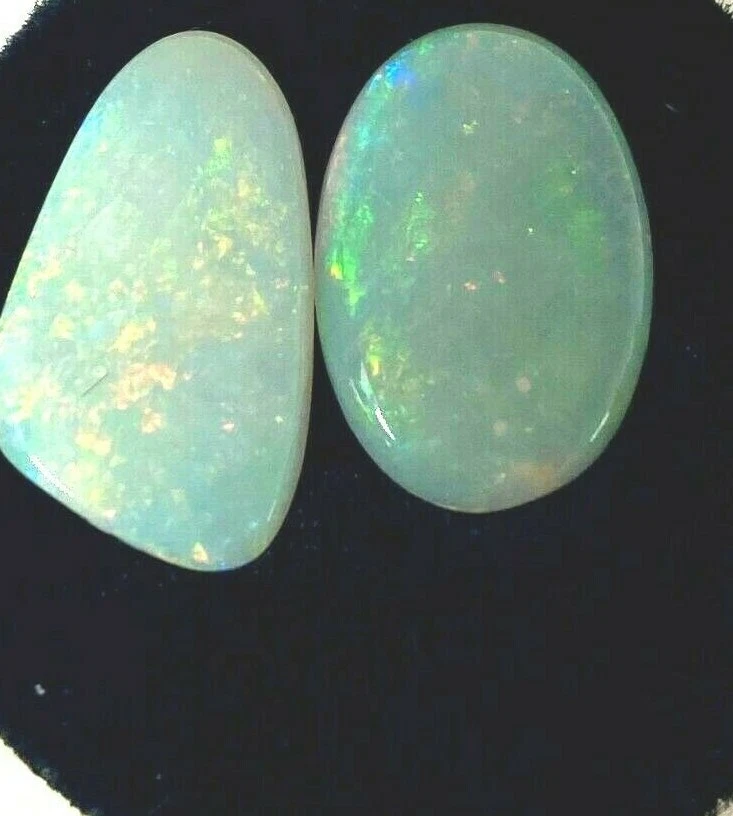 Par de ópalo blanco australiano de 6,25 quilates - verde brillante, azul, naranja llama de 6,25 quilates Foto 3 de 3