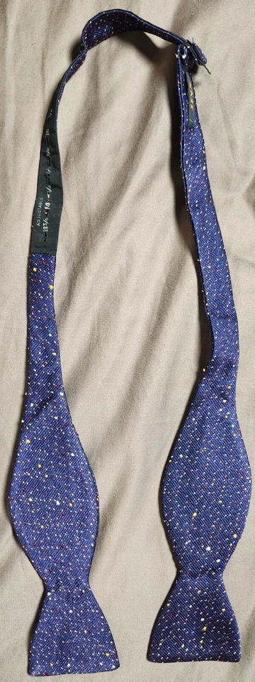 Pajarita XMI para hombre azul diseño geométrico espacio estampado abstracto ajustable Foto 2 de 4