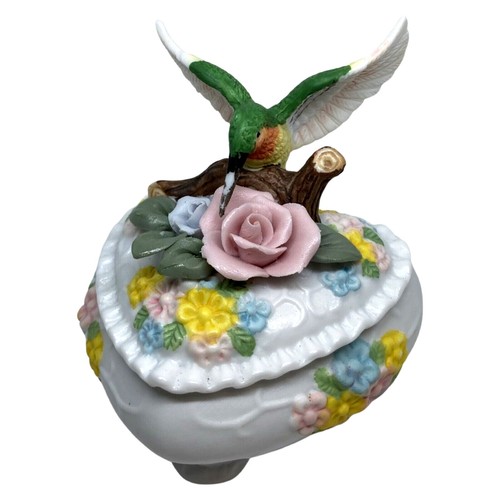 Vintage Ceramic Bisque Heart Trinket Box 3D Hummingbird & Flowers Roses Floral - Picture 5 of 8
