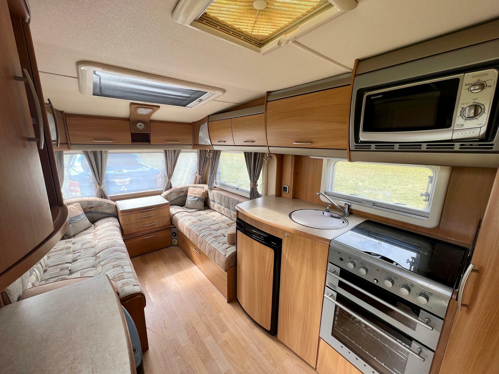 2010 Swift Conqueror 480 Caravan Motor Mover **End Bathroom Top of