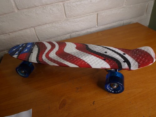 Meketec Completed 22" Skateboard Mini Cruiser for Kids - US Flag - 6" Wide Deck - Picture 7 of 11