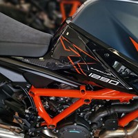 3D Aufkleber Kompatibel Mit KTM 1290 R Super Duke 2022-2023 Seitlich Tank