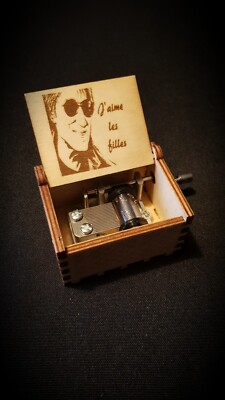 Jacques Dutronc J'aime les filles Wooden Music Box - Customizable