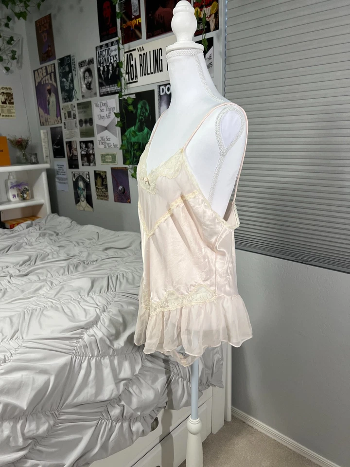 Lencería vintage rosa satinado encaje volantes peluche mediano M detalle de lazo EE. UU. Foto 2 de 4