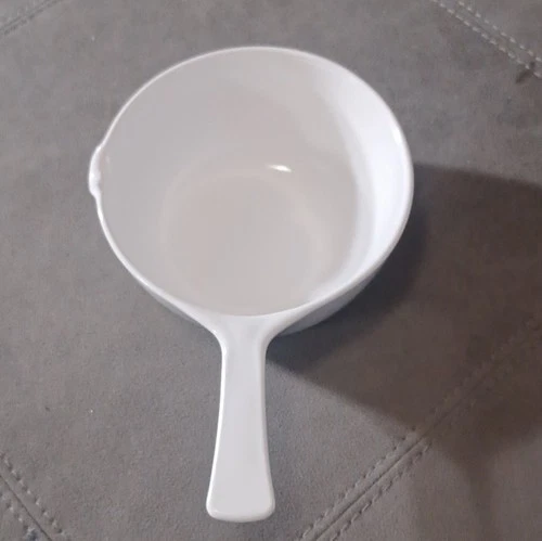 Corning Ware P-82-B White Glass Bowl with Handle & Spout 2.5 Cup 750ml