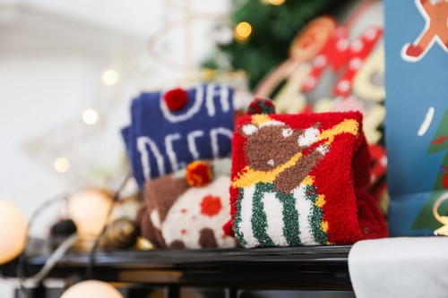 Women 4 Pairs Super Soft Winter Christmas Cozy Fuzzy Solid Slipper Socks 6-11 US - Picture 25 of 38