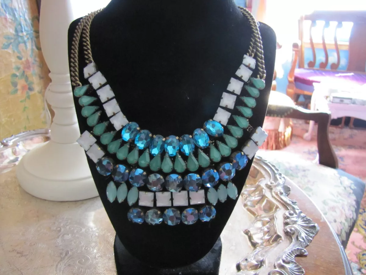 Banana republic statement necklace deals