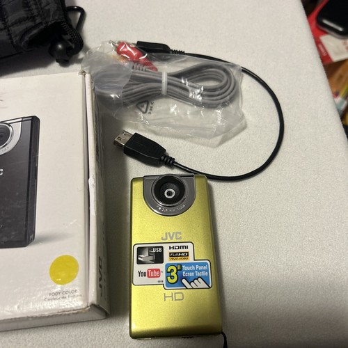 JVC PICSIO GC-FM2YU HD MEMORY DIGITAL CAMCORDER 1080p 5.13 MP - Picture 2 of 8