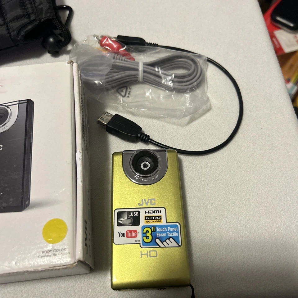 JVC PICSIO GC-FM2YU HD MEMORY DIGITAL CAMCORDER 1080p 5.13 MP  - Image 2 of 4