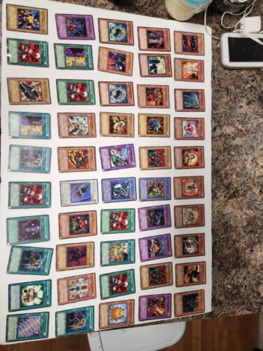 Yu-gi-oh over 250 random cards - Picture 6 of 7