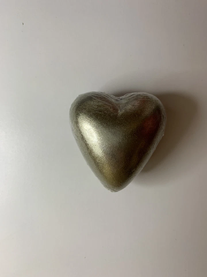 Estatueta DEMDACOLet It Go floral vermelha 2x2 pedra resina colecionável arte coração ficha - Imagem 3 de 3