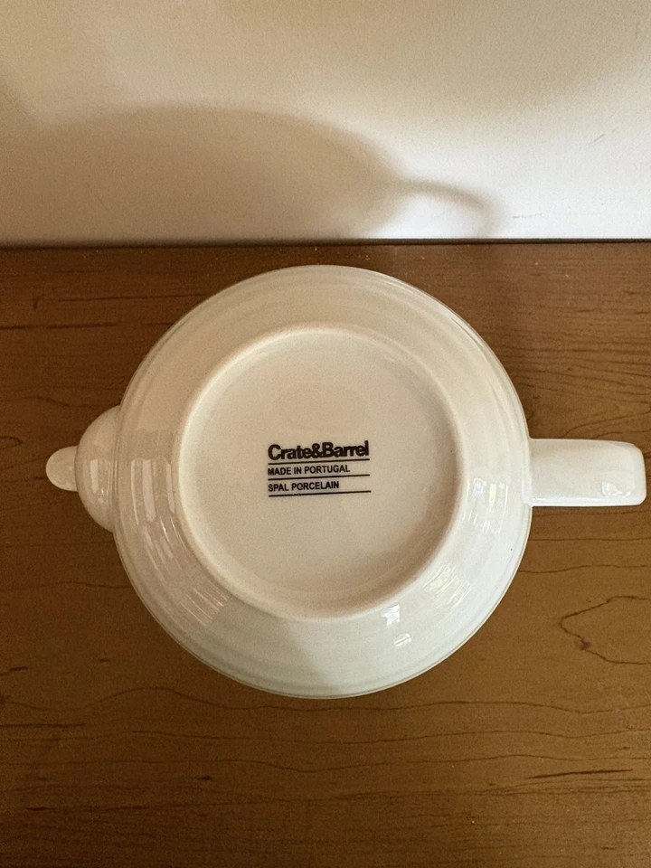 Tetera ruleta blanca banda azul caja y barril Foto 2 de 4