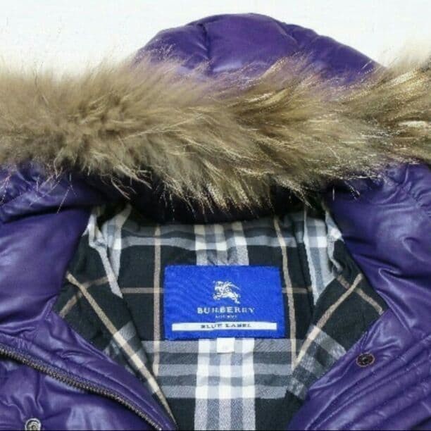 Burberry   Coat Goes Down thumbnail 3