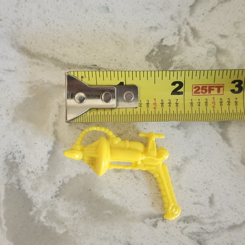 Vintage MOTU 1990 MUTAGEN MAN Action Figure Yellow Laser Gun only - Picture 5 of 6