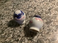Beautiful unmarked NIPPON salt and pepper shakers…pink floral, w/ cobalt blue