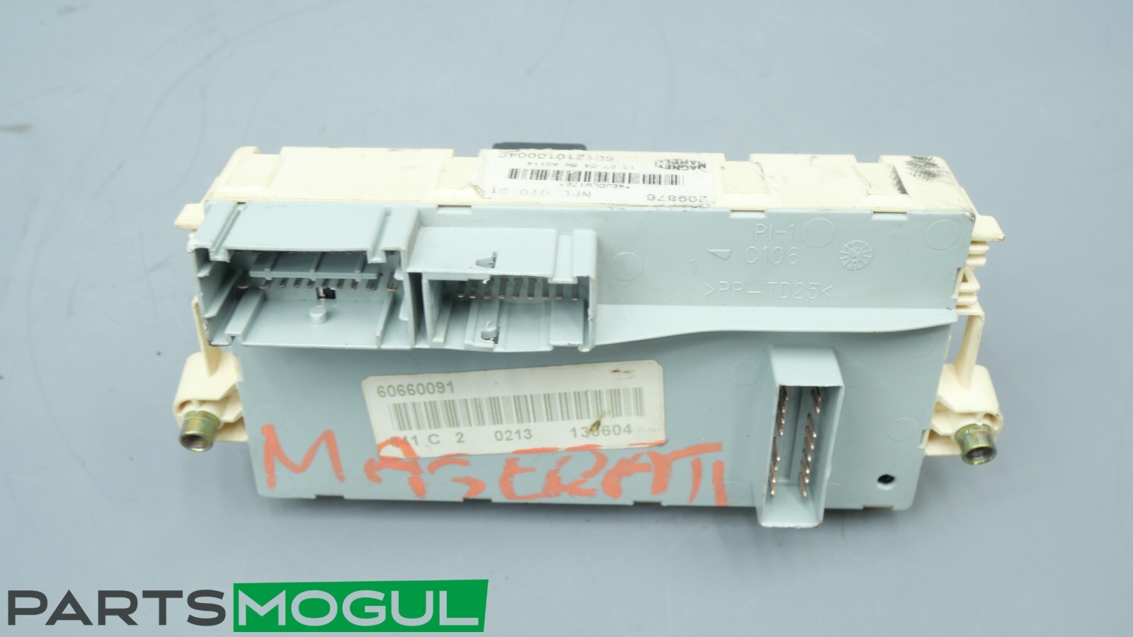 Maserati Quattroporte 2003-2012 FRONT+LOWER Fuse box