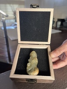 Chinese Antique Jade Guan Yin w/Clay 沁 inside w/Box "2 1/4 " (L) EE625