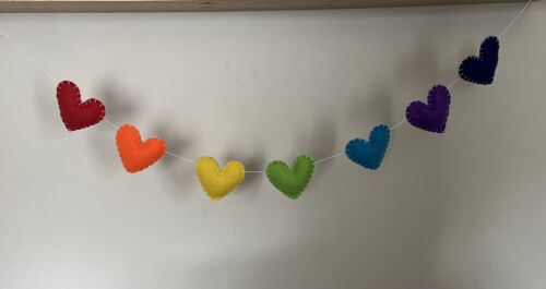 Handmade Felt Bunting 7 Hearts Rainbow Colour - Picture 1 of 2