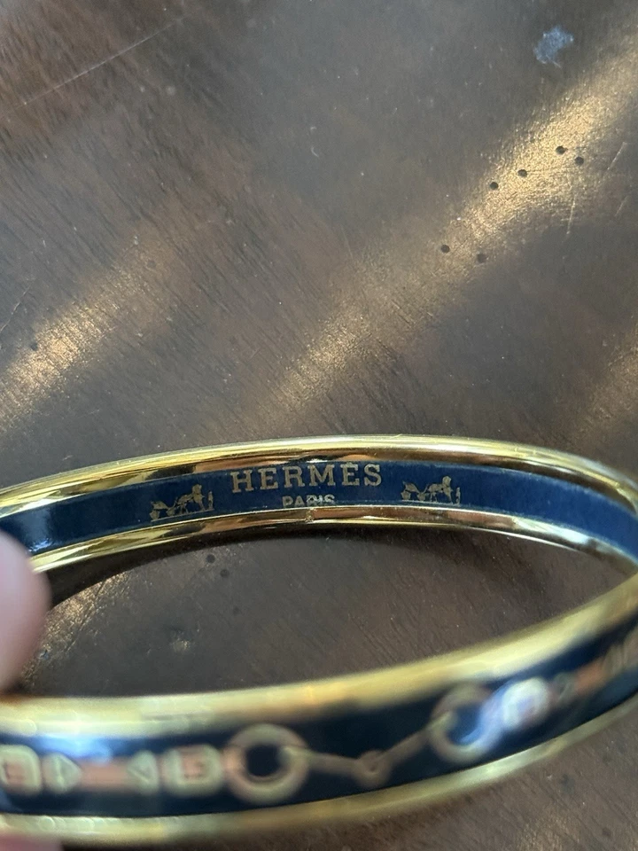 Brazalete Brazalete Esmalte Hermès Azul Marino/Dorado Motivo Ecuestre Foto 2 de 4
