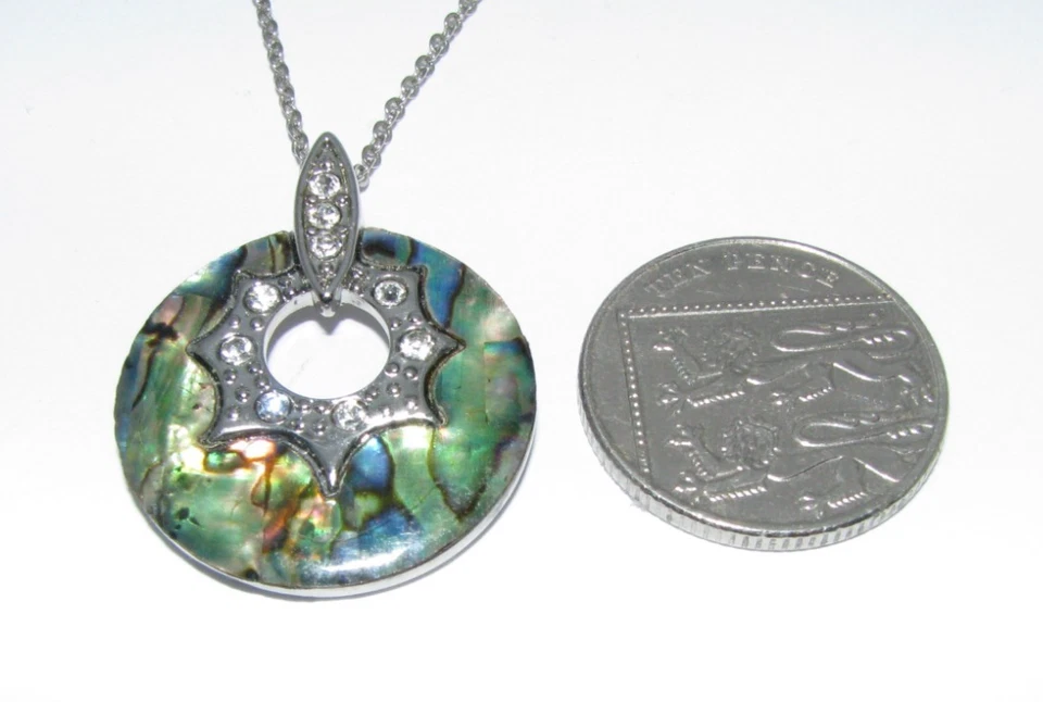 Collana Placcata In Rodio Con Pendente In Pietra Trasparente E Iridescente - Immagine 3 di 4