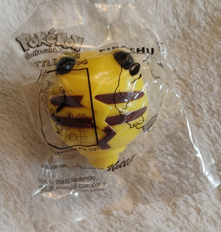 Kellogg's Pokemon Pikachu Cereal Premium Toy 2000 Battletops NIP