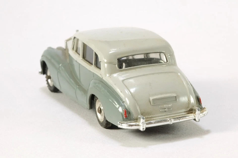 1950s Dinky Rolls-Royce Silver Wraith No. 150 Vintage Diecast Toy Car - Image 4 of 4