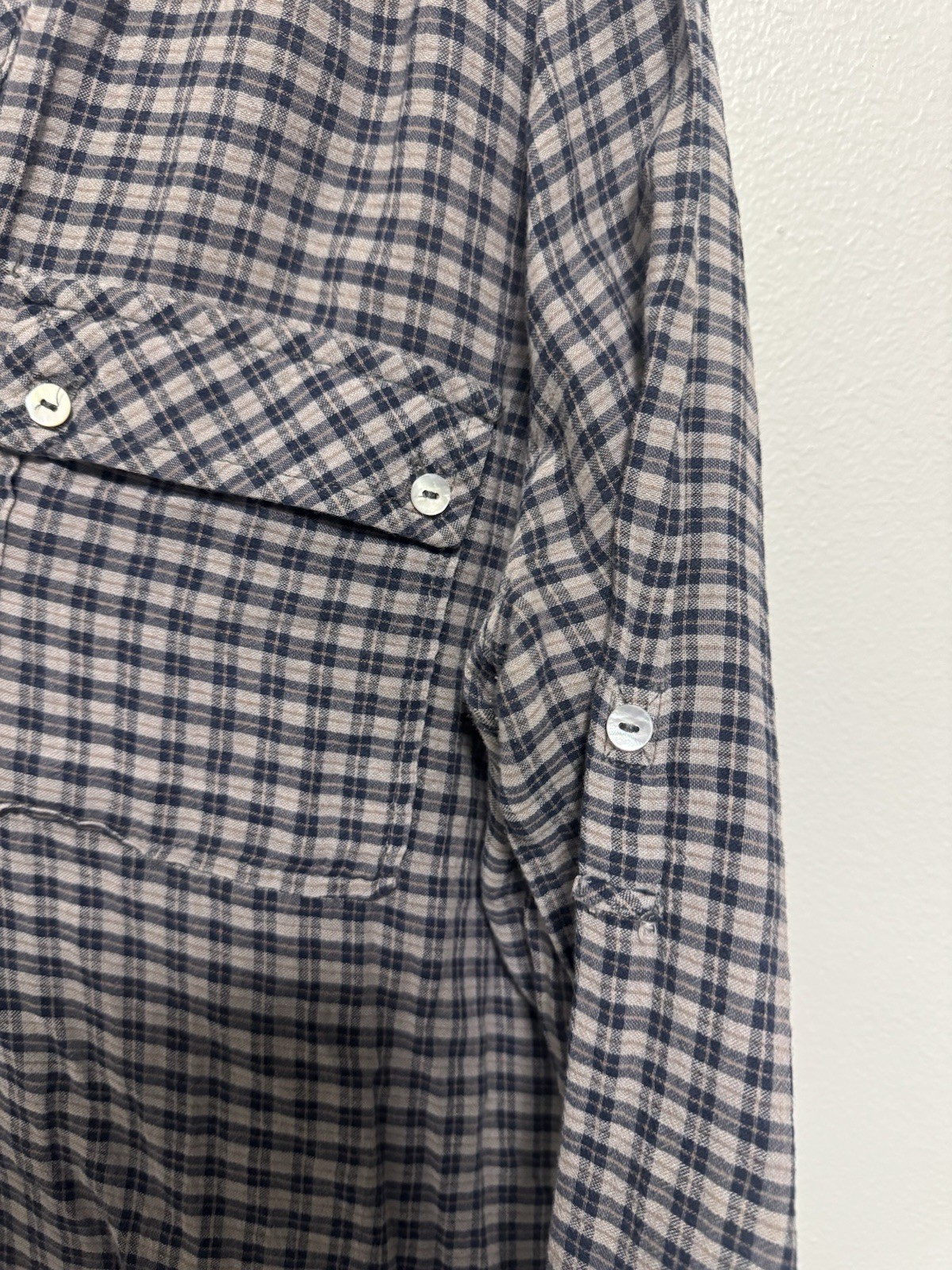 Women’s Zara Basic V-neck Buttoned Lightweight Fl… - image 6