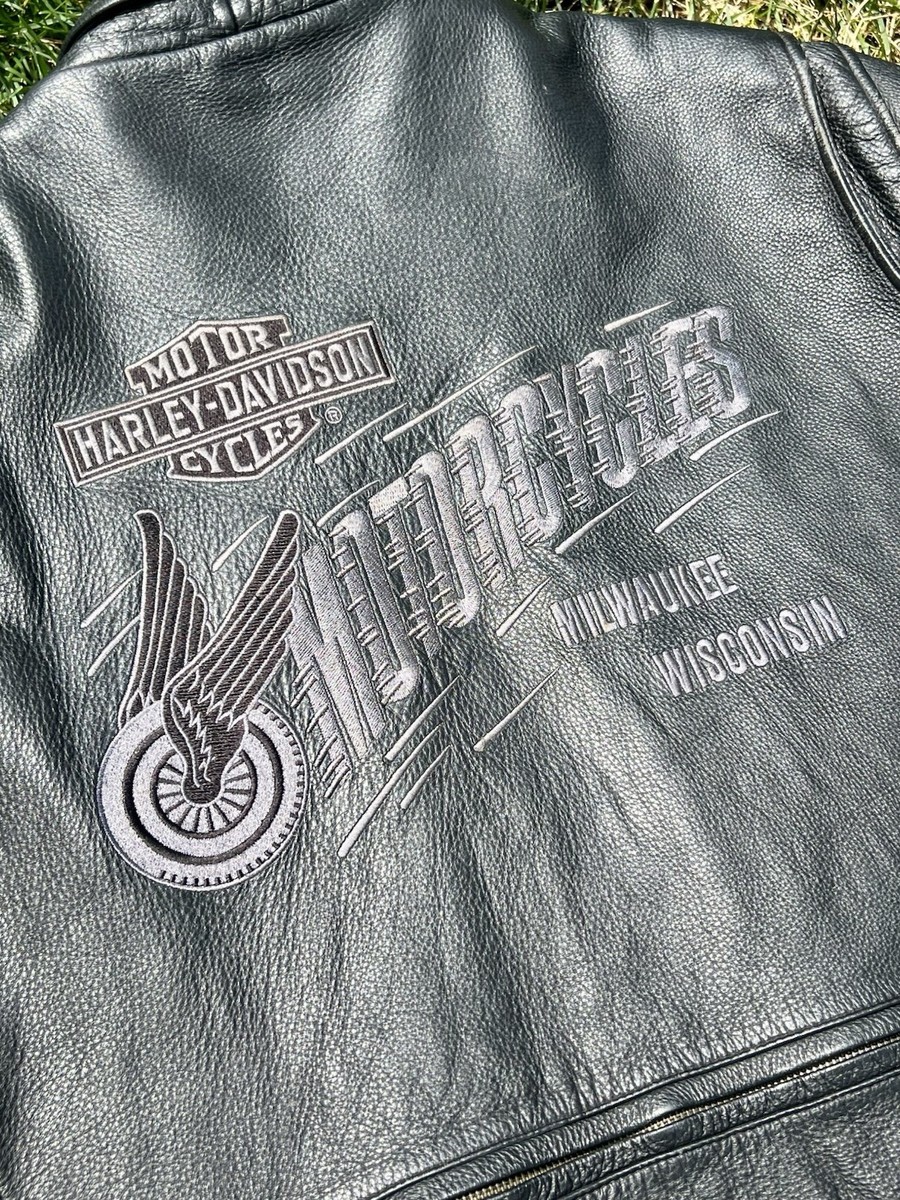 Vintage 06' Harley Davidson Men's Burnout Black Leather Motorcycle