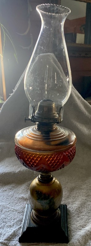 Antique SCOVILL MFG QUEEN ANNE PARLOR OIL LAMP Quilted Amber EAPG Victorian Era