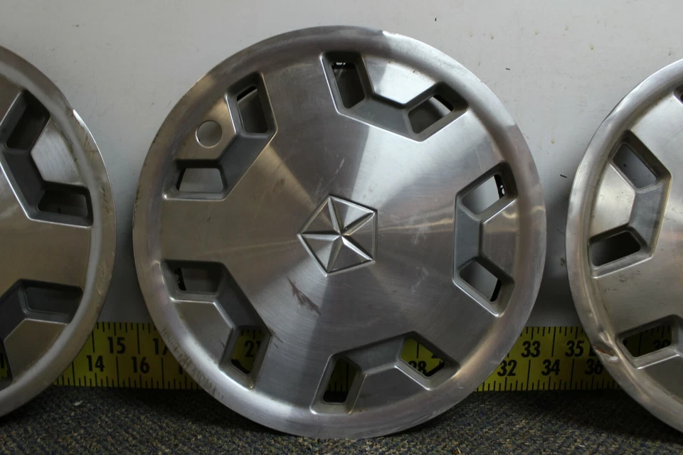 OEM Set of 4 14" Hub Caps Wheel Covers #463 1988-93 Dodge Caravan Voyager (2196) - Image 3 of 4