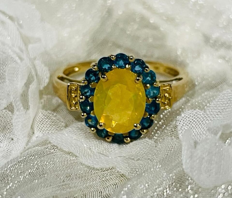9 carat gold dress rings Vintage 1972 3.77Ct Amethyst and 9k Yellow Gold Dress Ring