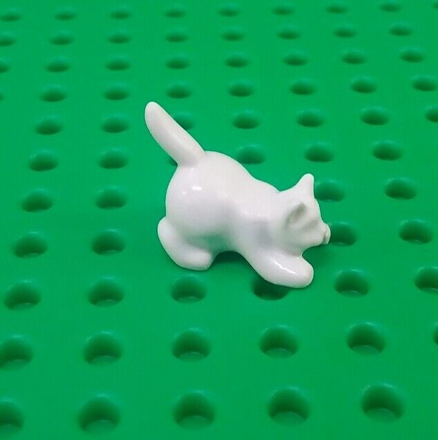 *NEW* Lego Small Pouncing Cat Kitten Pussy Cat Minifig White Tiny Fig x 1 piece