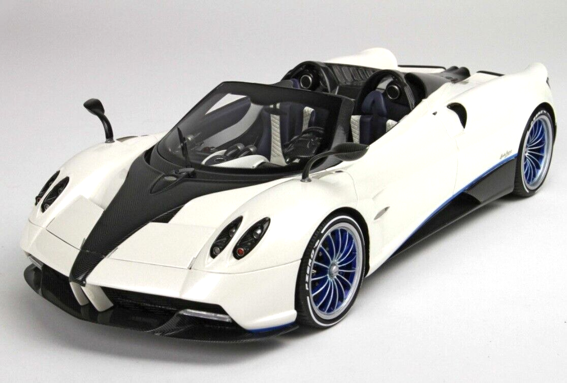 Pagani Huayra Roadster 1/18 ホワイト・ブラック 1/18 Pagani Huayra Roadster 2017 (White) Model Car with Showcase
